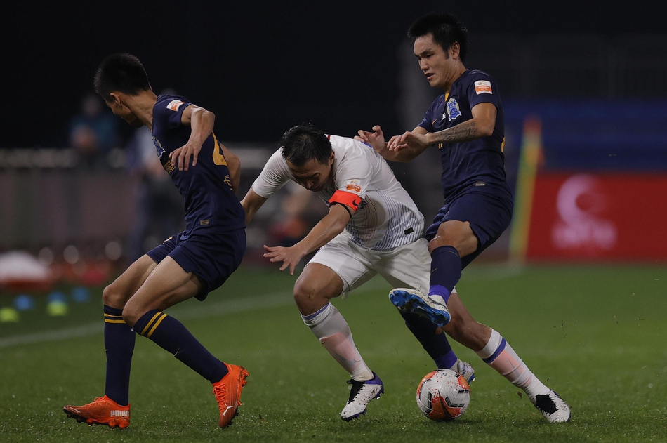 新浪直击广州富力0-2上海申花