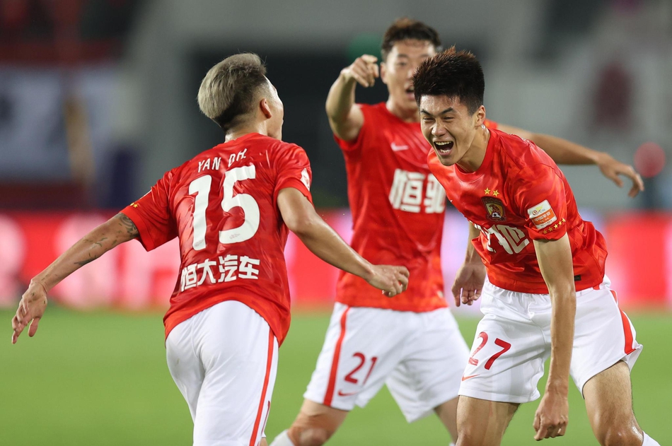 新浪直击广州队2-2广州城