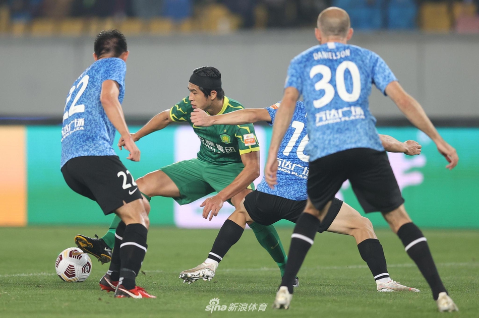 新浪直击北京国安2-0大连人