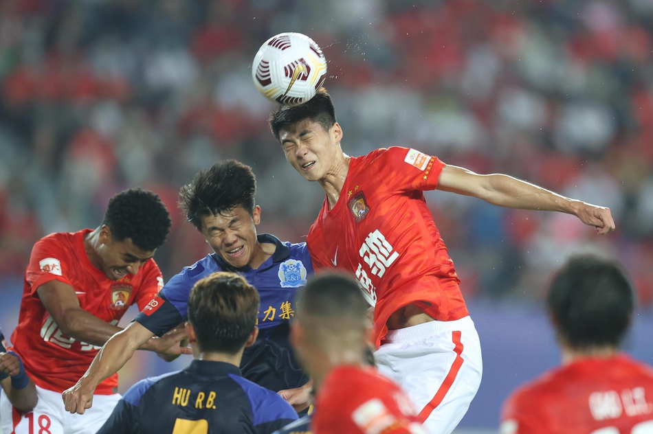 新浪直击广州队2-2广州城