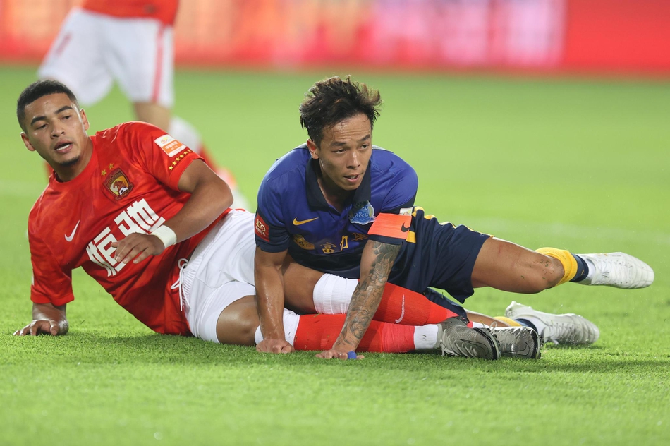 新浪直击广州队2-2广州城