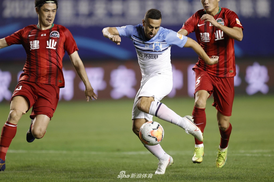 新浪体育直击富力3-1建业