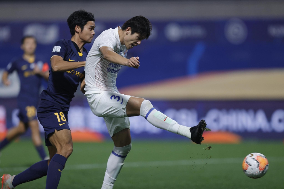 新浪直击广州富力0-2上海申花