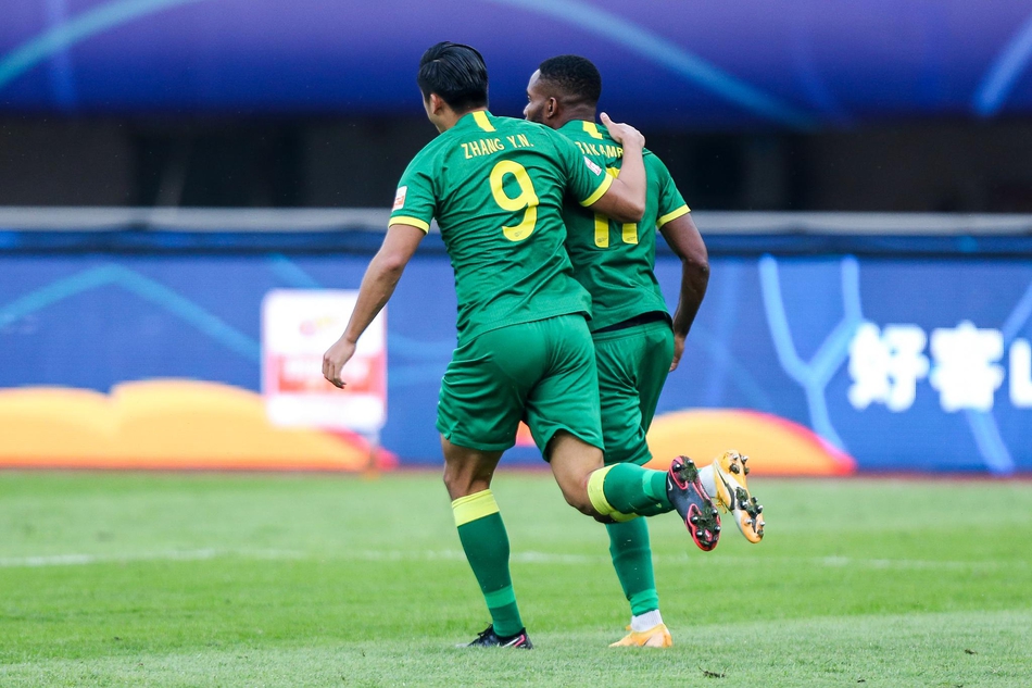 巴坎布扳回一球