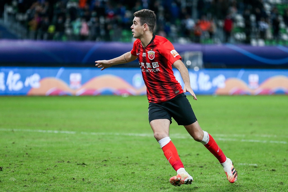 上港全队庆祝晋级前四名