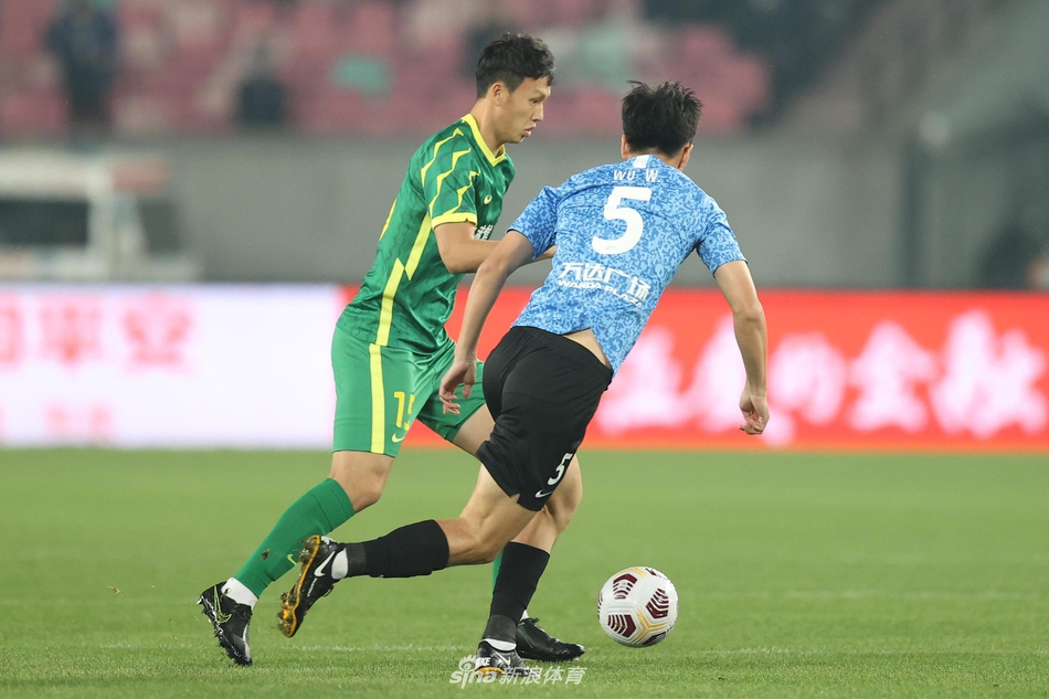 新浪直击北京国安2-0大连人