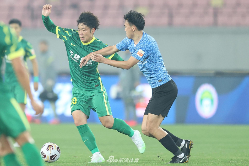 新浪直击北京国安2-0大连人
