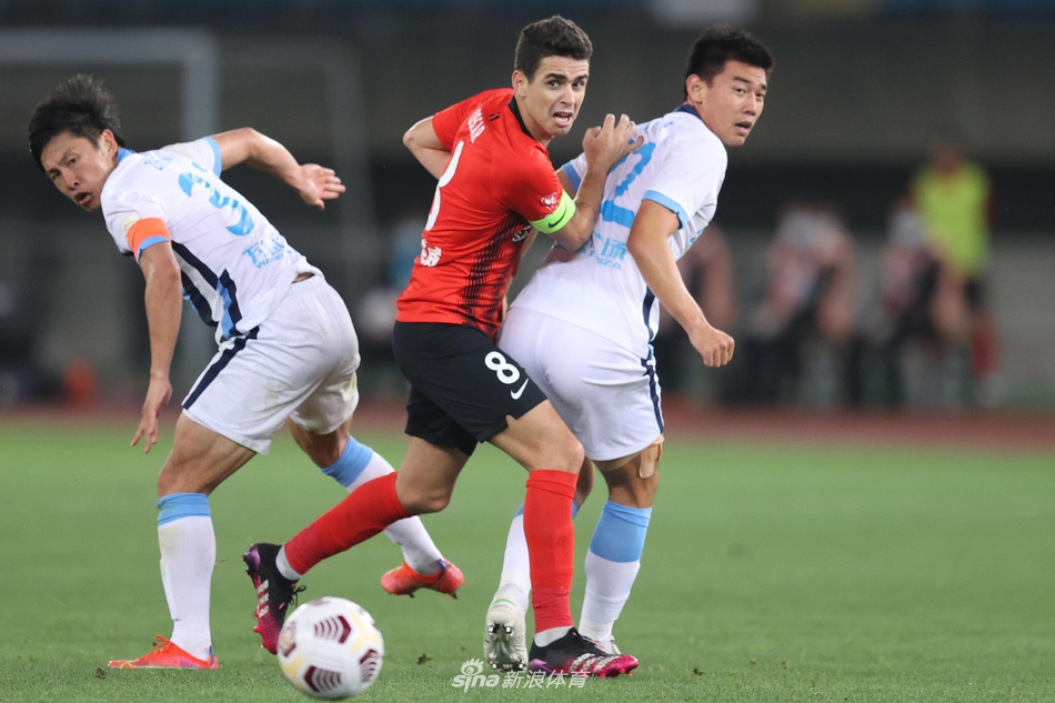 新浪直击上海海港3-0大连人