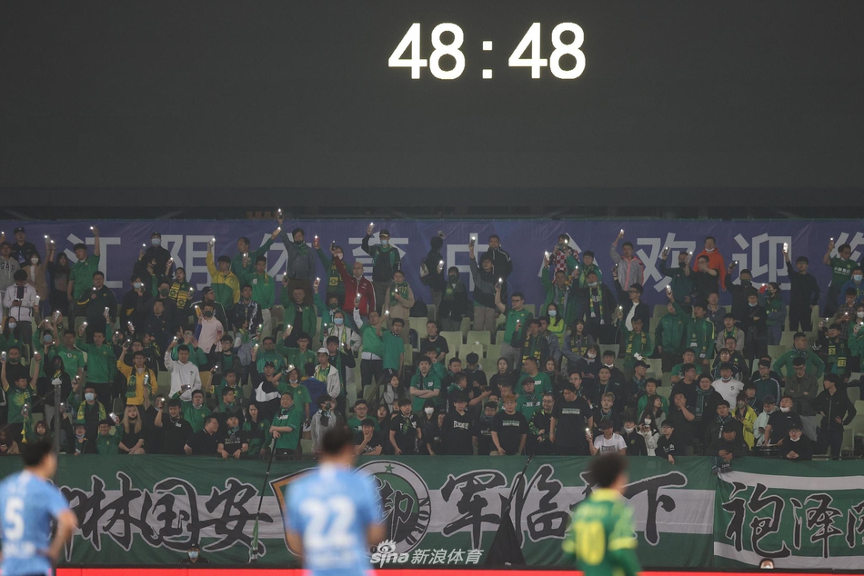 新浪直击北京国安2-0大连人