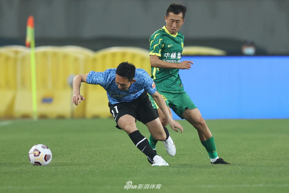 新浪直击北京国安2-0大连人