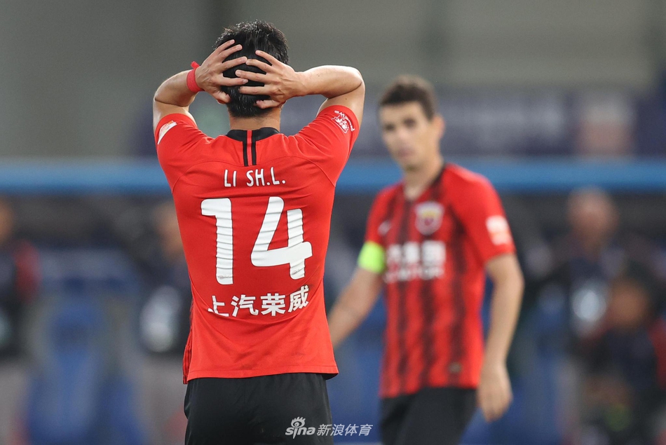 新浪直击上海海港3-0大连人