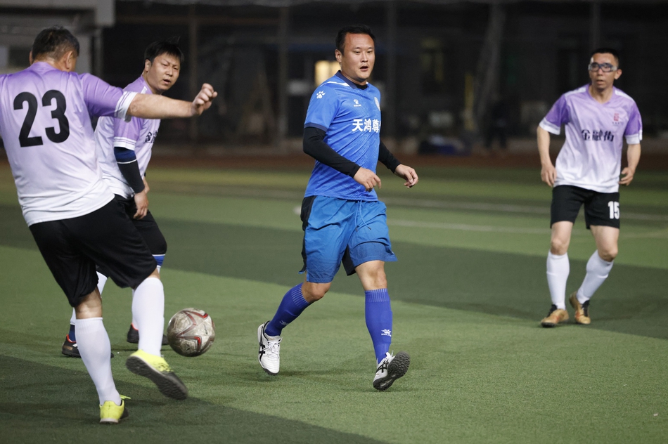 徐云龙率最牛社区队打出9-1 风采不减当年