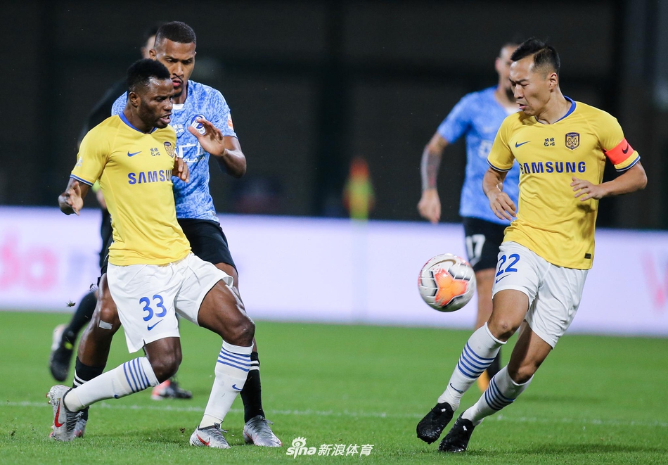 瓦卡索与吴曦配合