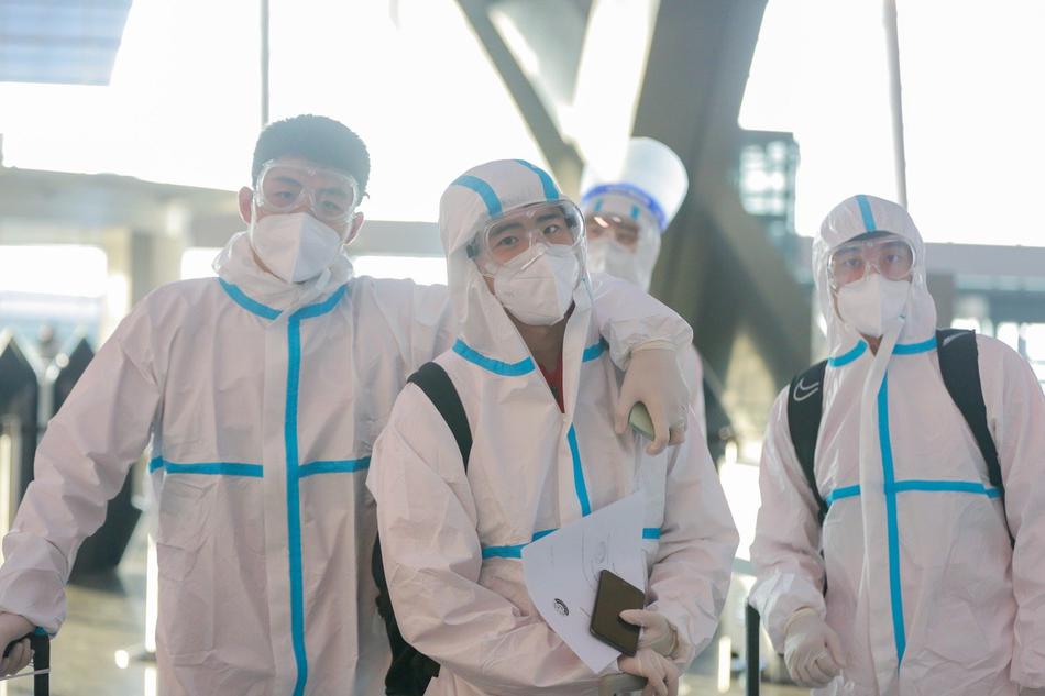 终于回来了!上港结束亚冠抵达上海 将进行两周隔离