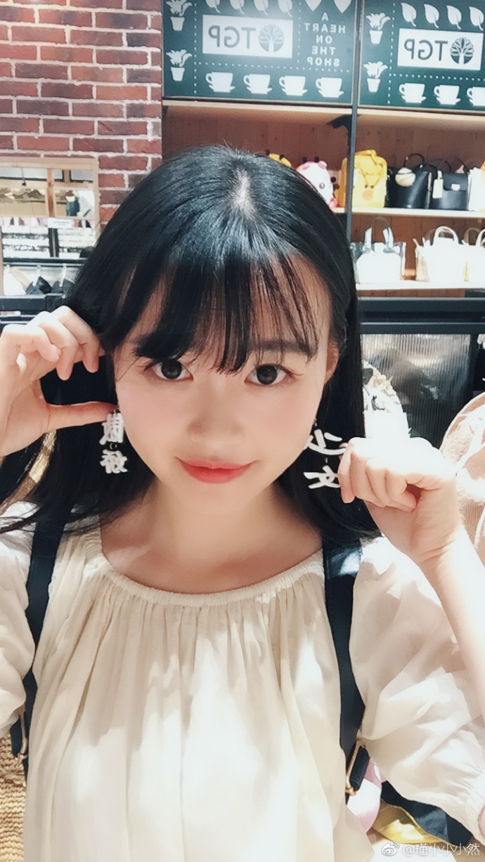 阳光少女助阵足金联赛