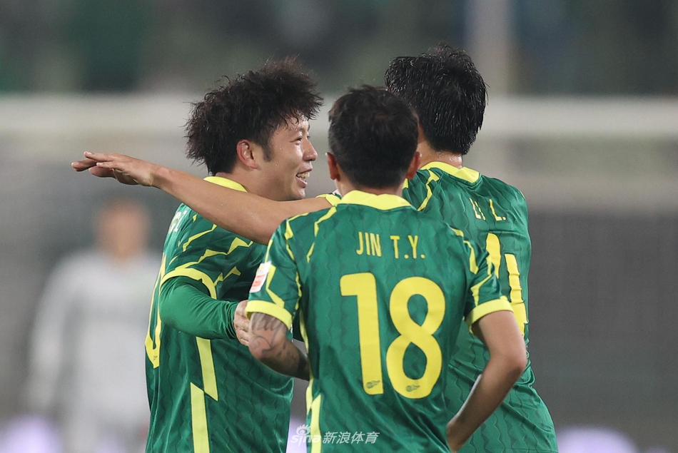 新浪直击北京国安2-0大连人
