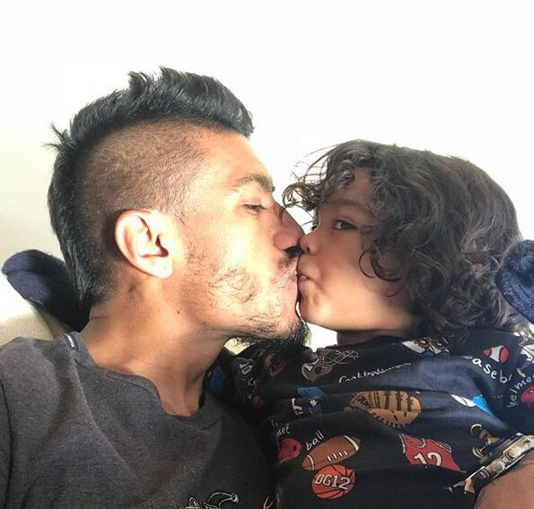 保利尼奥与他的四个萌娃