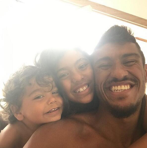 保利尼奥与他的四个萌娃