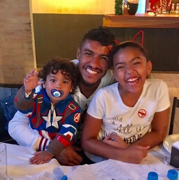 保利尼奥与他的四个萌娃