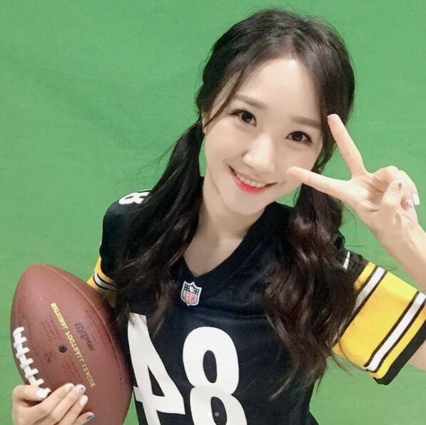 韩国美女足球主播闺蜜现身