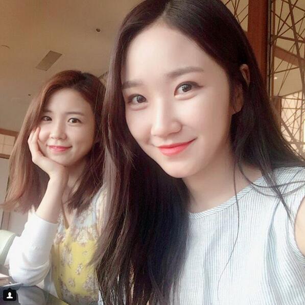 韩国美女足球主播闺蜜现身