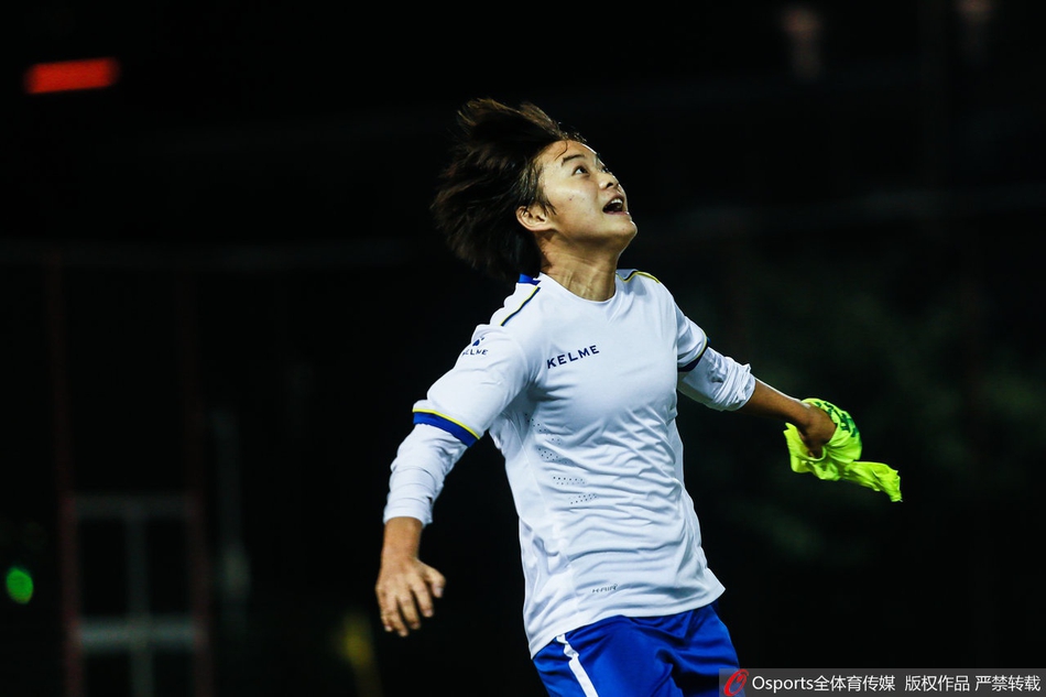 王霜结束留洋回国