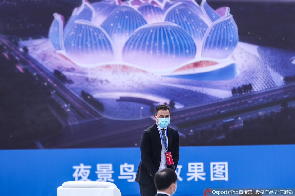 许家印卡帅郑智出席恒大球场开工仪式