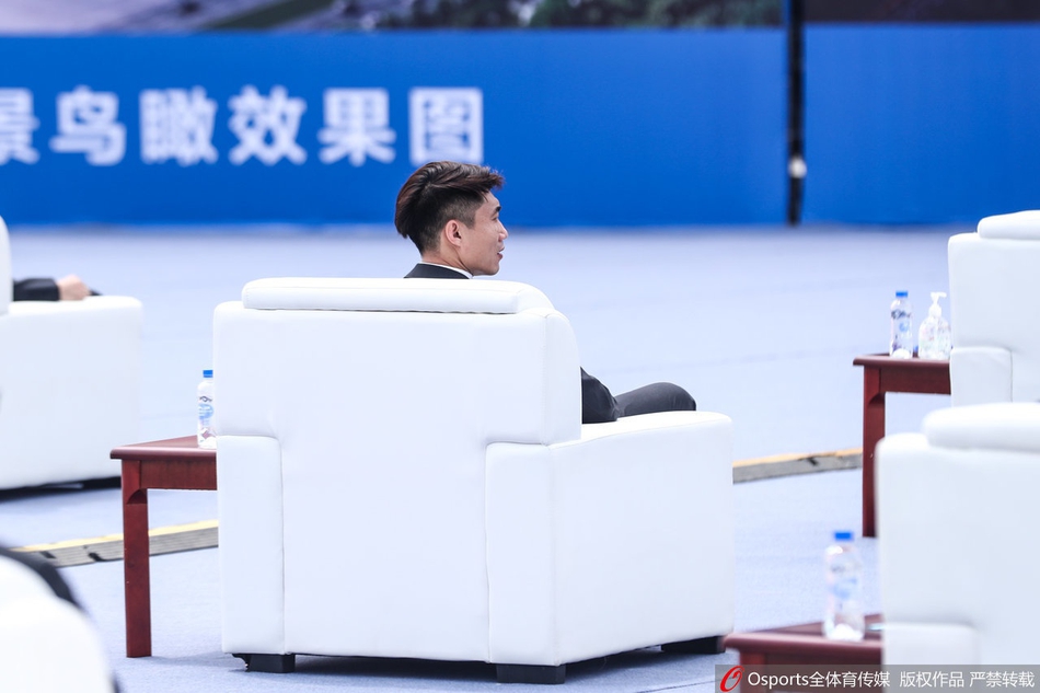 许家印卡帅郑智出席恒大球场开工仪式