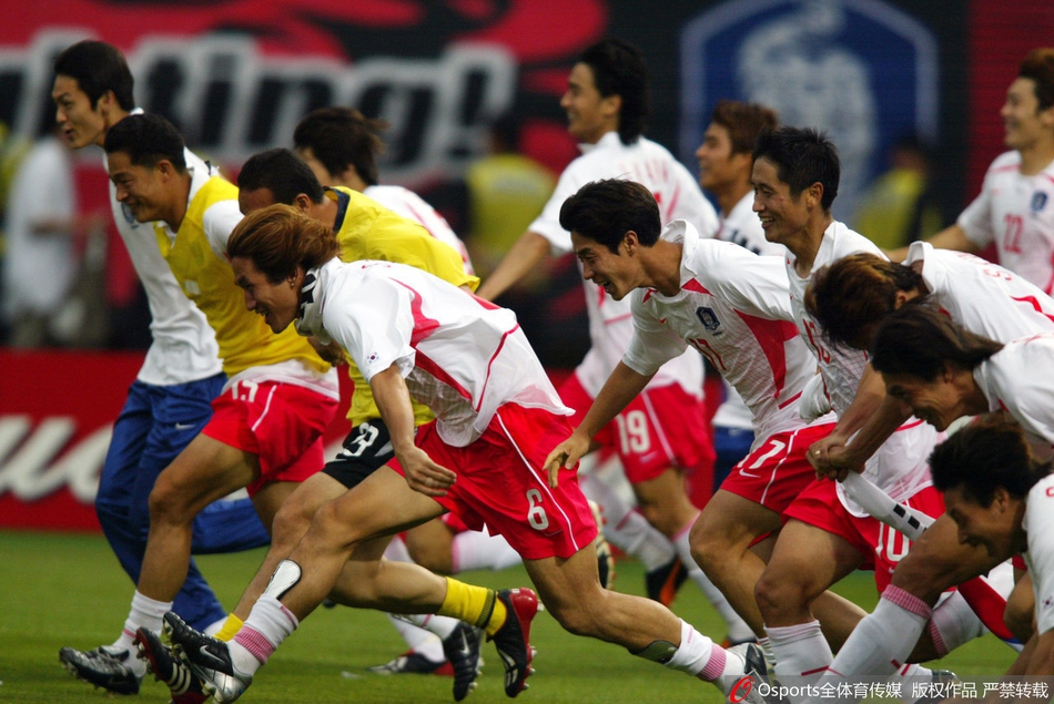 韩国队依靠裁判打进4强