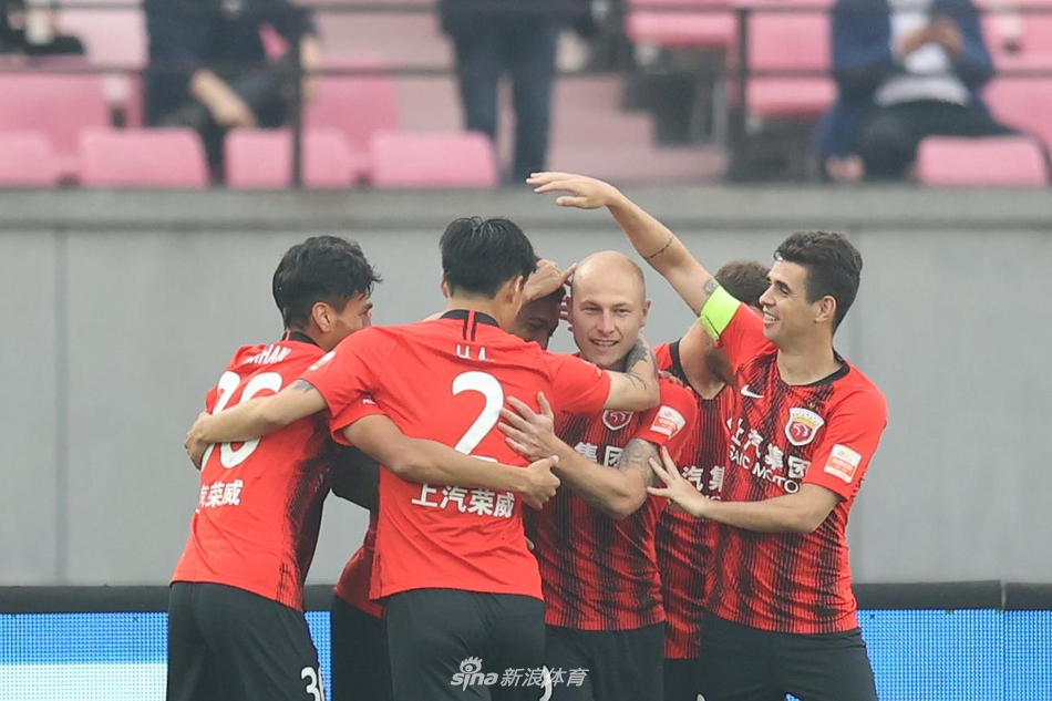 新浪直击上海海港3-1北京国安