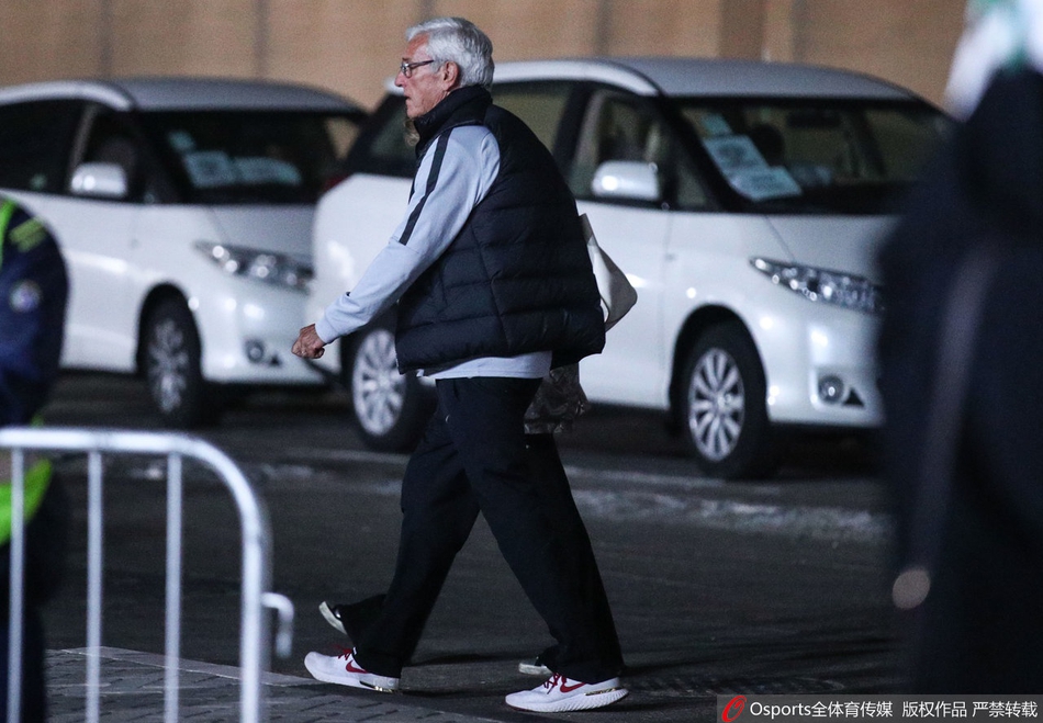 亚洲杯后里皮第一次离任