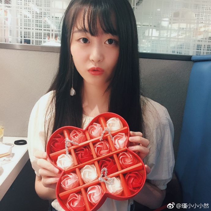 阳光少女助阵足金联赛