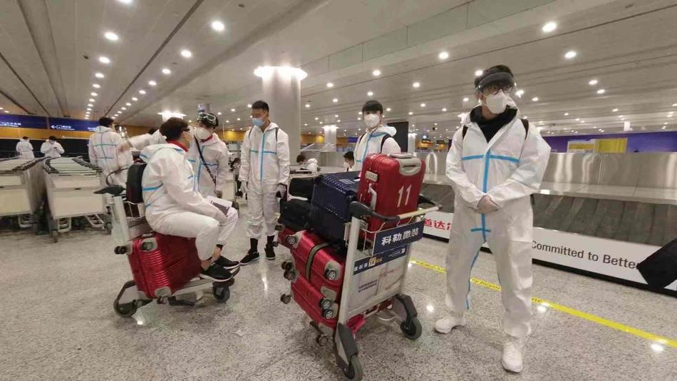 终于回来了!上港结束亚冠抵达上海 将进行两周隔离