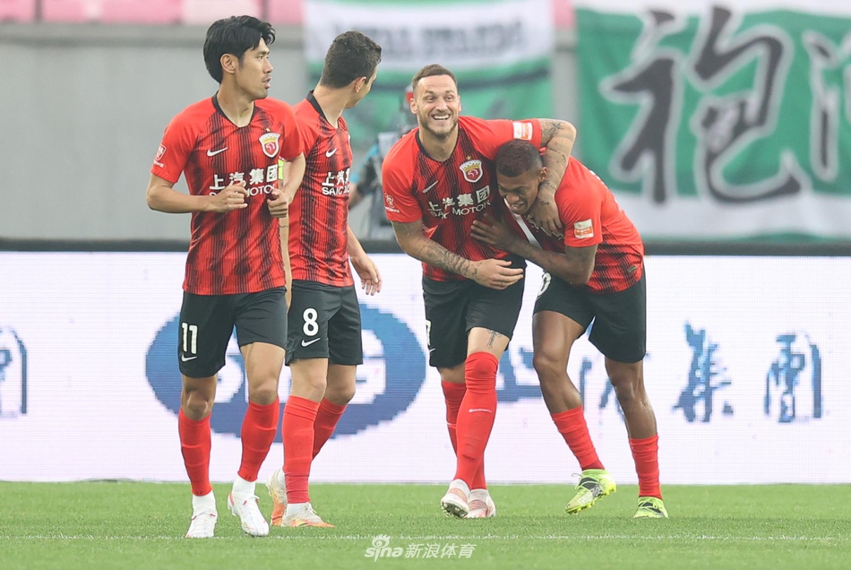新浪直击上海海港3-1北京国安