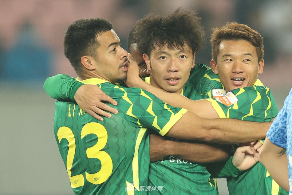 新浪直击北京国安2-0大连人