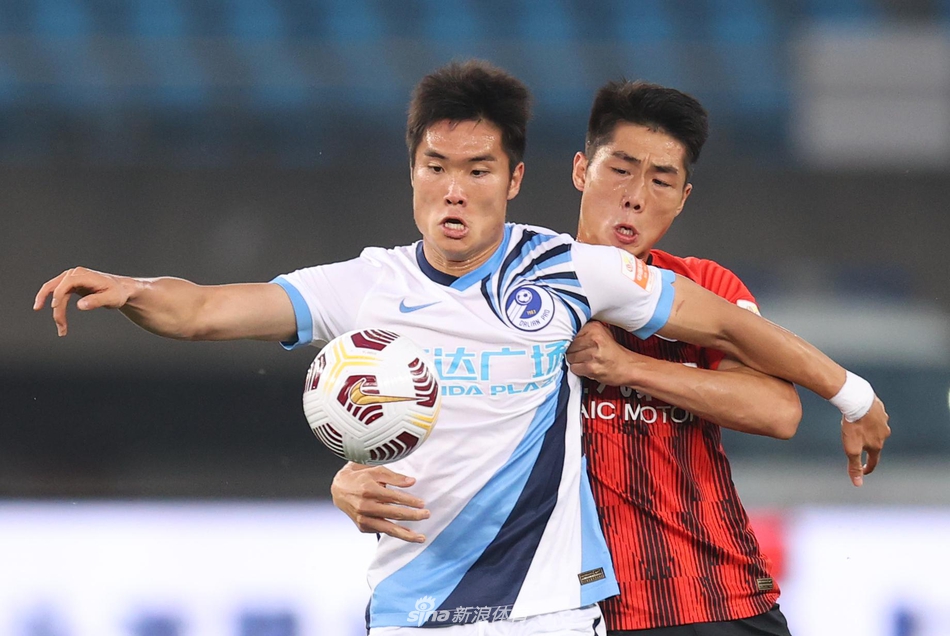 新浪直击上海海港3-0大连人