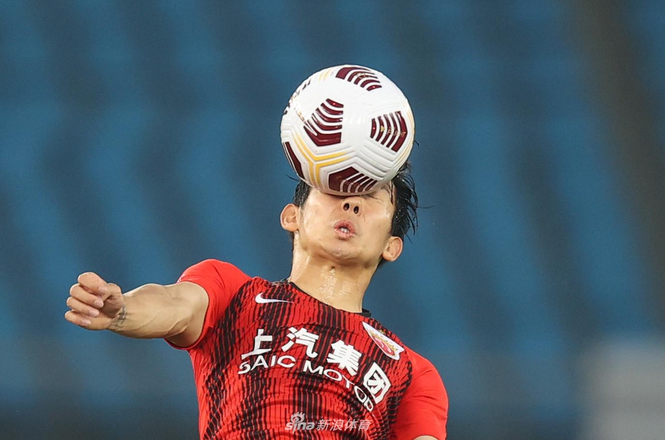 新浪直击上海海港3-0大连人