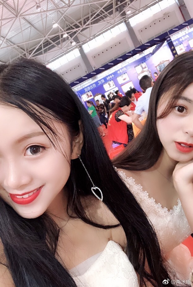 童颜女神助阵足金联赛