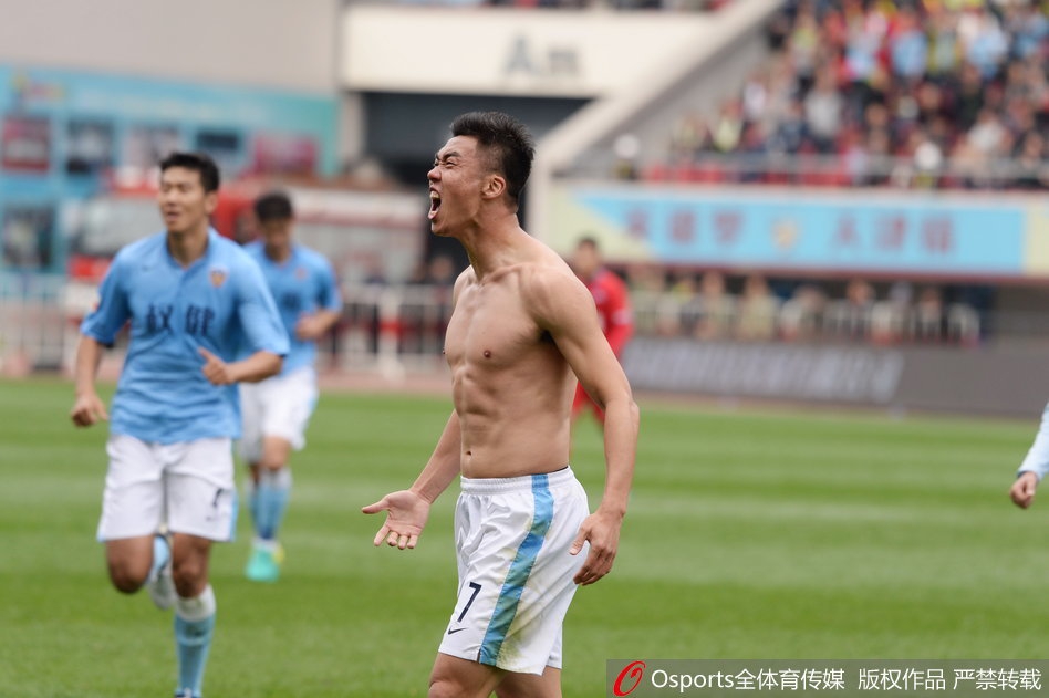 国足队员真的都是白斩鸡吗？