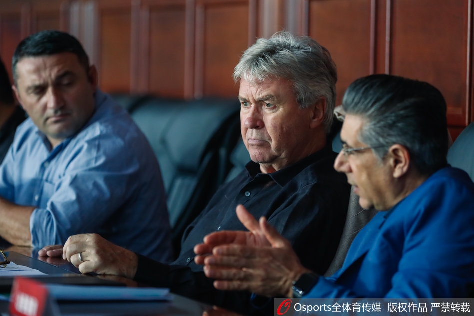 希丁克来到中国