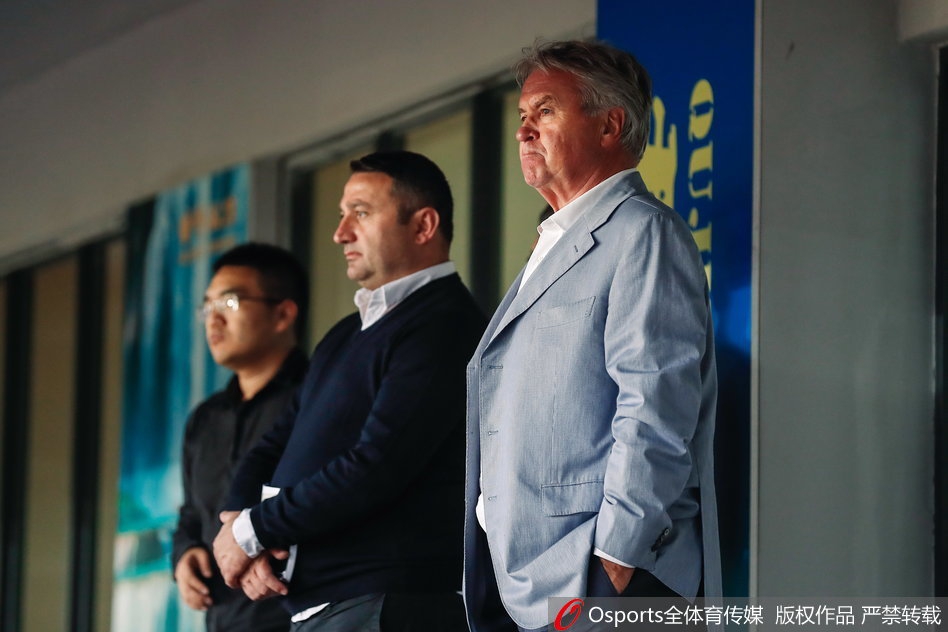 观看国奥比赛的希丁克