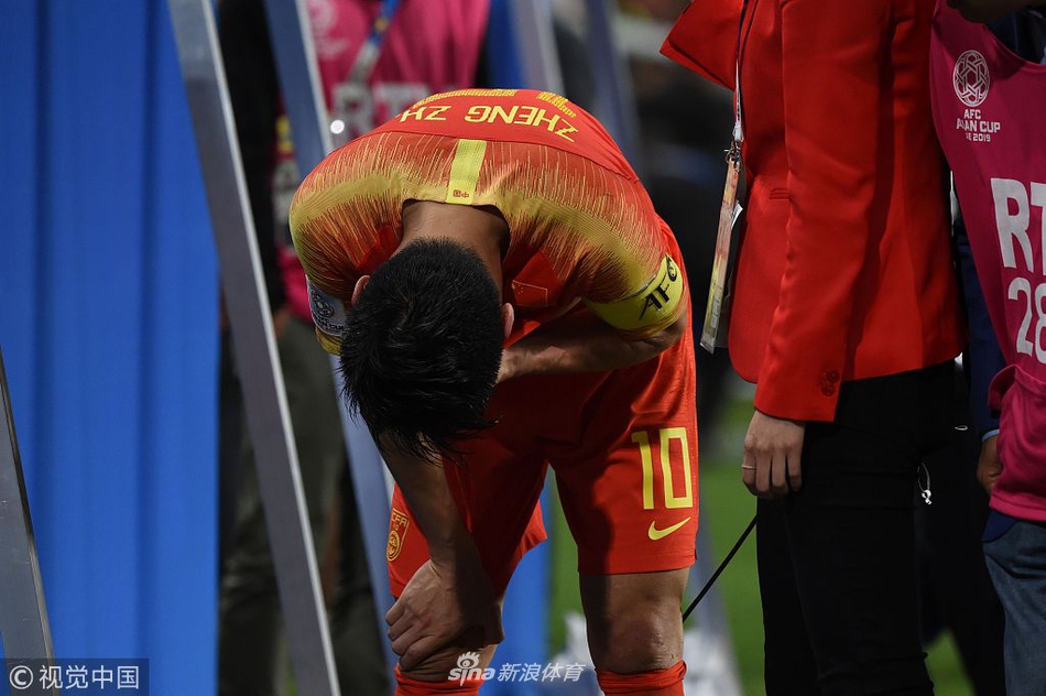 亚洲杯老将郑智落泪