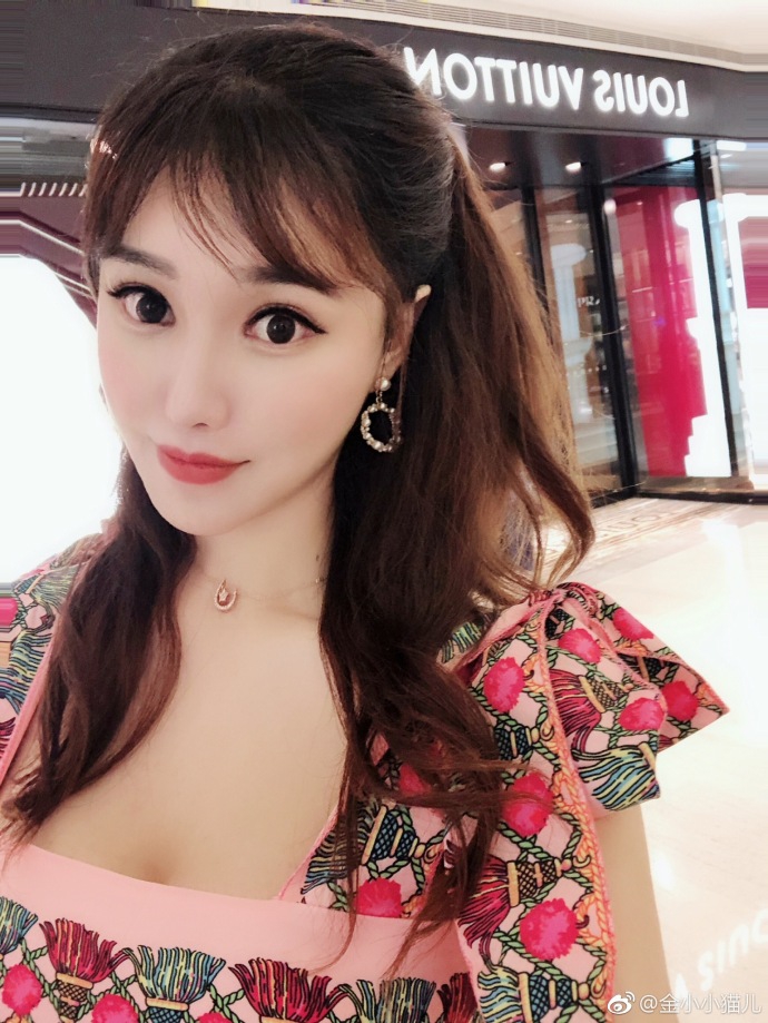 世界杯中国乳神私房照曝光