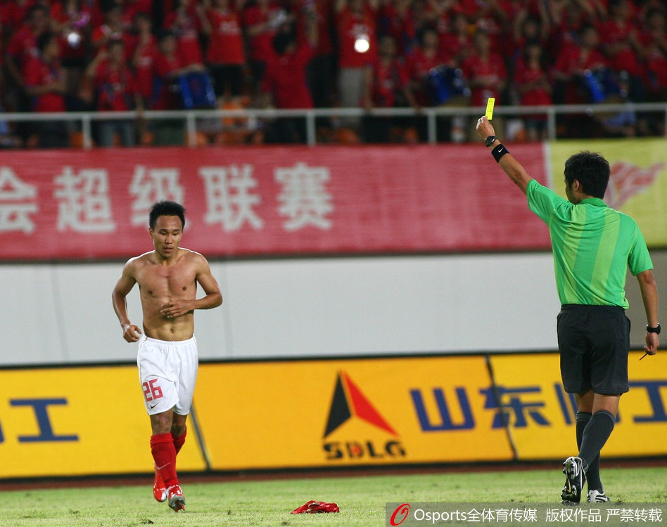 国足队员真的都是白斩鸡吗？