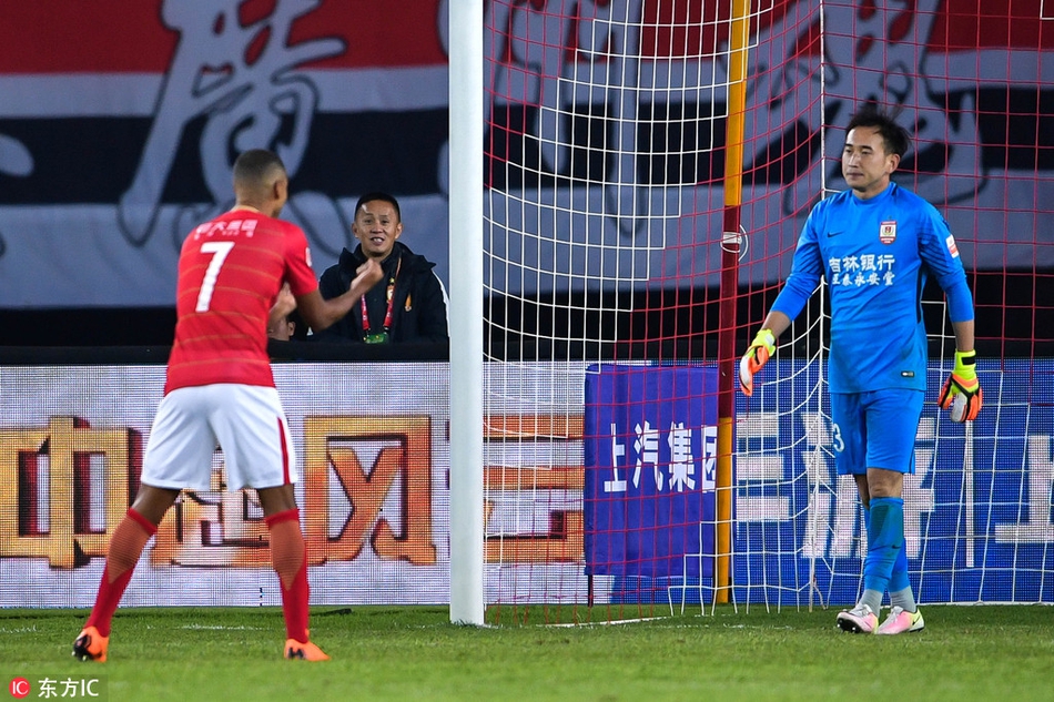 阿兰与吴亚轲互动