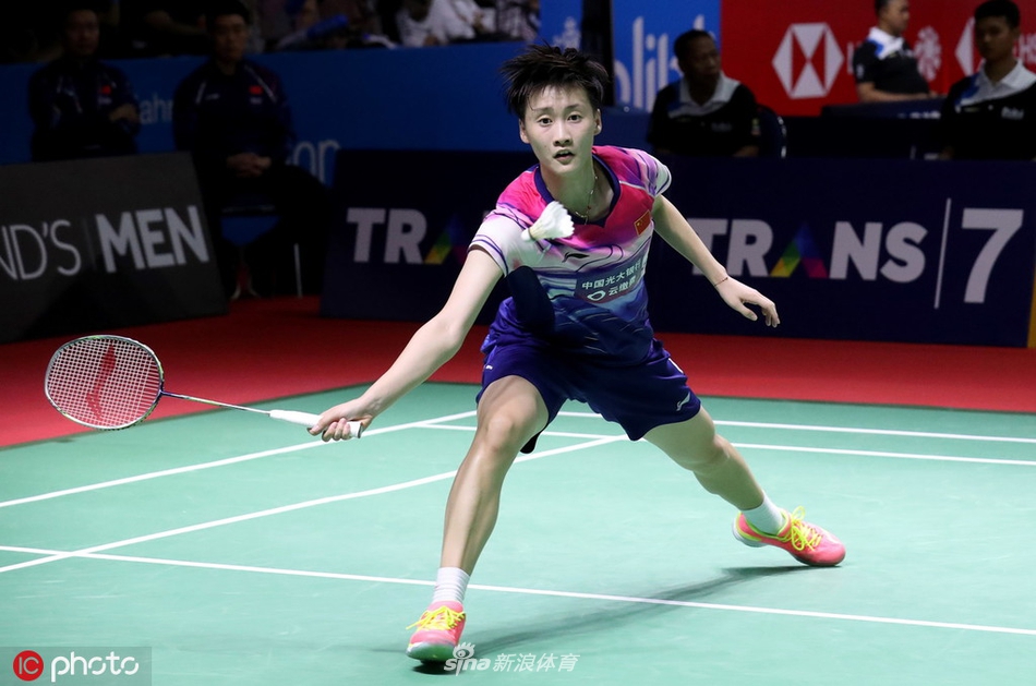 印尼赛女单1/4决赛：陈雨菲2-1张蓓雯