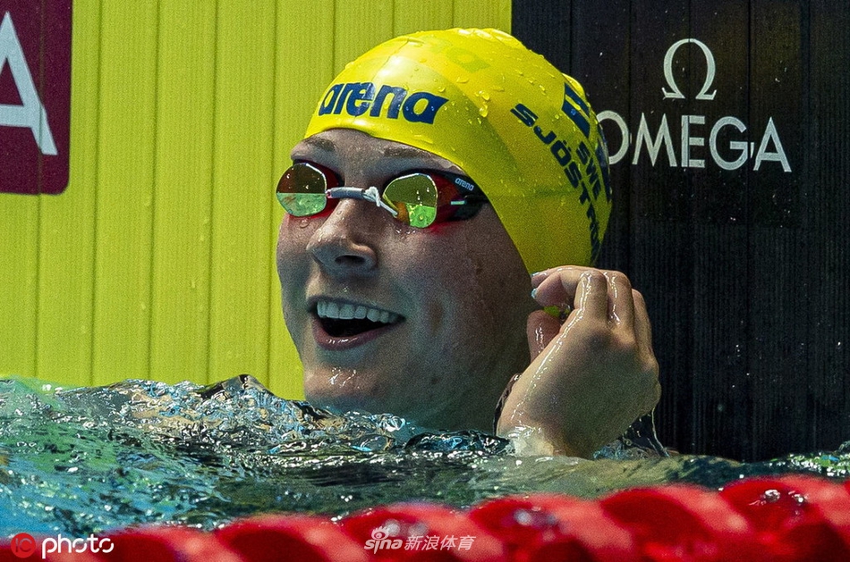 世锦赛女子50米蝶泳舍斯特伦夺金