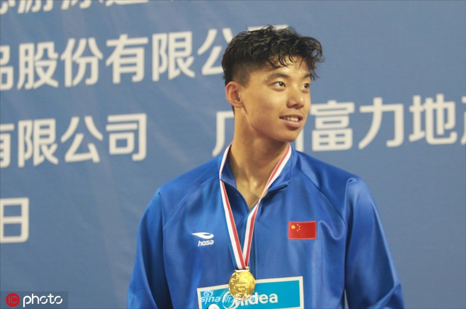 游泳全锦赛男子1500米自由泳季新杰夺冠