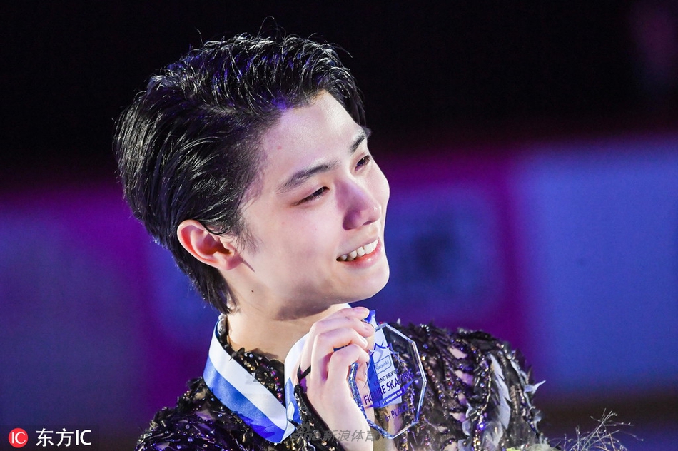 花滑大奖赛羽生结弦创纪录夺冠