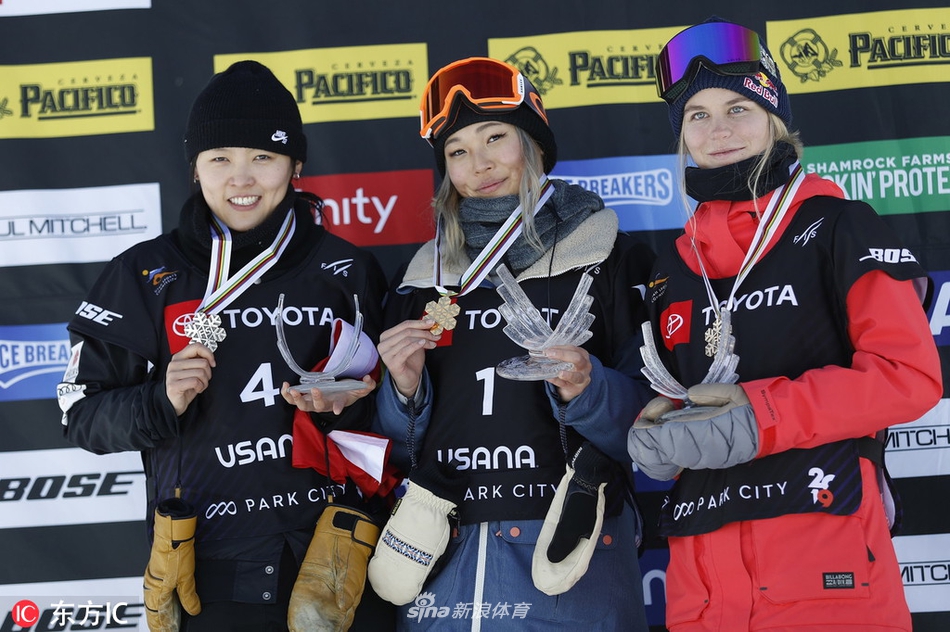 单板滑雪世锦赛U型池蔡雪桐摘银
